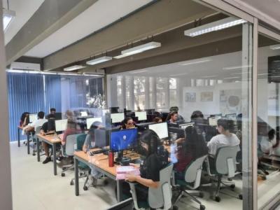Laboratório de informatica da Biblitoeca Central da Ufes
